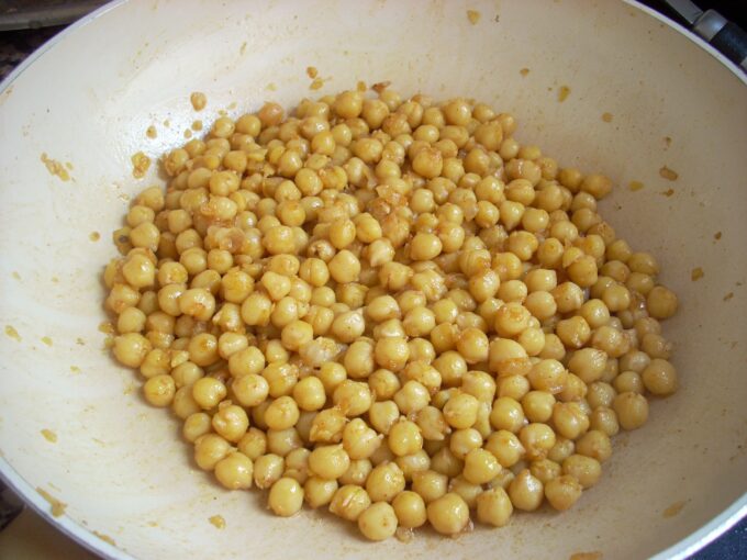 Garbanzos bacalao espinacas