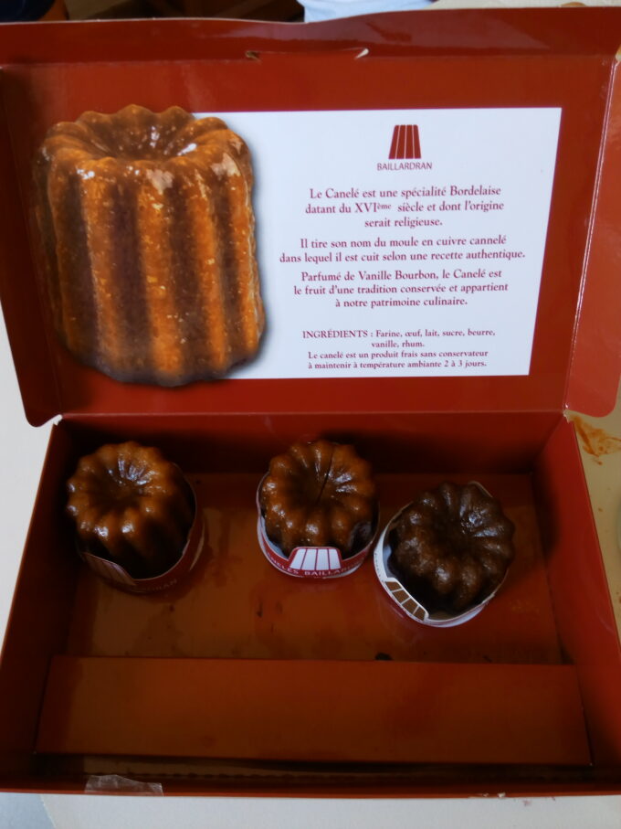 Canelé de chocolate y ron