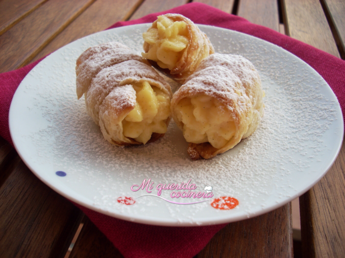 Rulos de hojaldre de crema pastelera