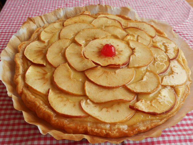 Tarta de manzana con crema pastelera