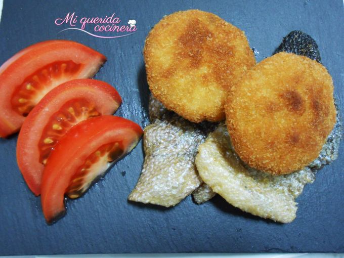 Tortas empanadas de salmón y huevo