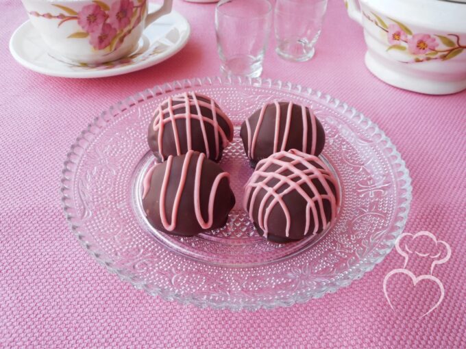 Bolitas de galleta y leche condensada