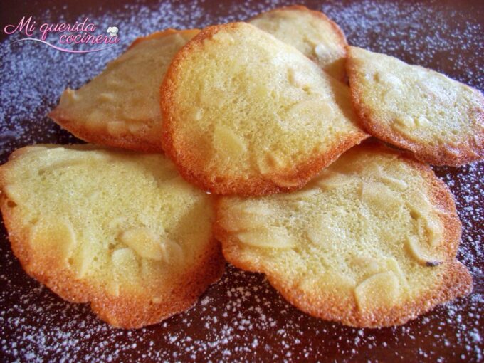 Tejas de galleta con almendra