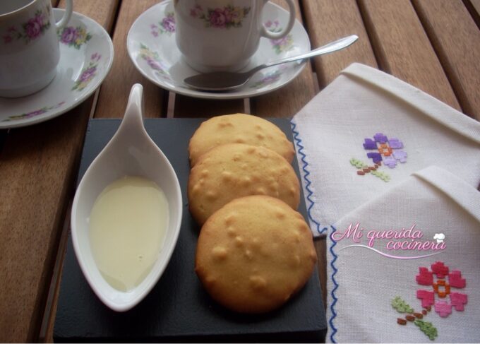 Galletitas de leche condensada y almendra