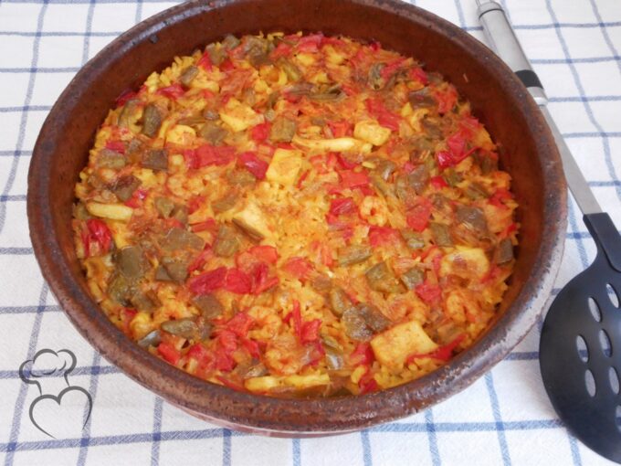 Sepia con arroz y verduras en cazuela