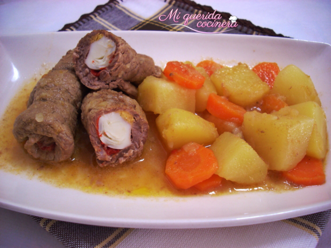 Filetes de ternera rellenos en salsa