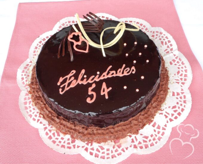 Tarta chocolate glaseado espejo