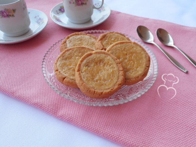 Galletas rellenas con crema de queso