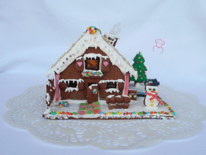 Casita o lebkuchenhaus de galleta decorada