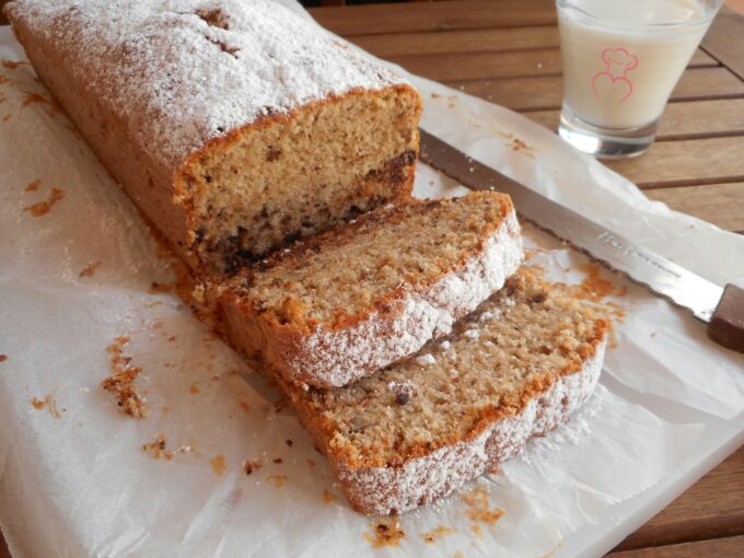 Nusskuchen o pastel de nueces con chocolate