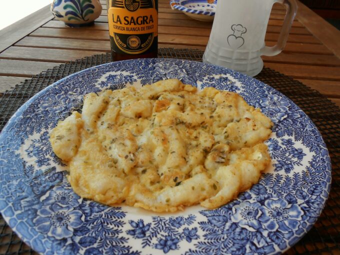 Bacalao con especias en torta de huevo