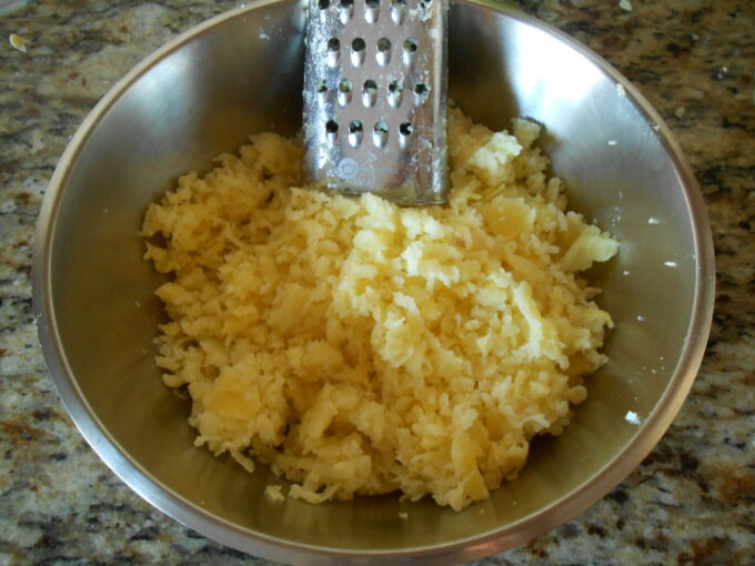 Tortitas de patata al ajillo