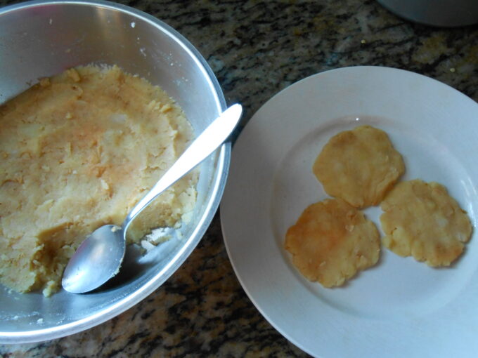 Tortitas de patata al ajillo