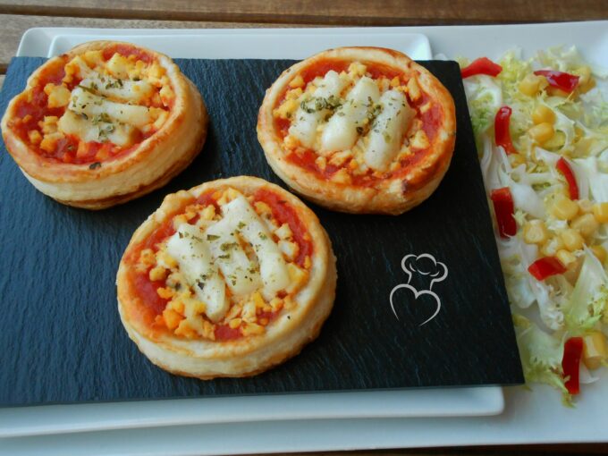 Tartaletas de hojaldre con bacalao y huevo