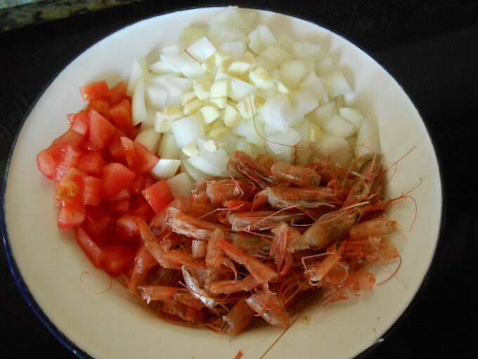 Rape con gambas salsa americana