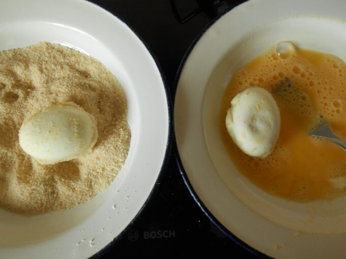 Huevos rellenos con chorizo