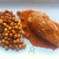 Pechugas en salsa con garbanzos salteados